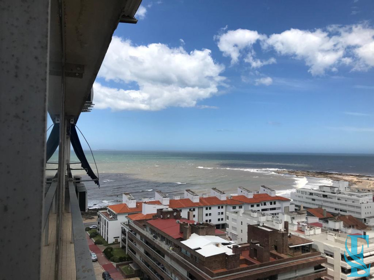 Apartamento ID.613 - edificio a metros de playa brava 