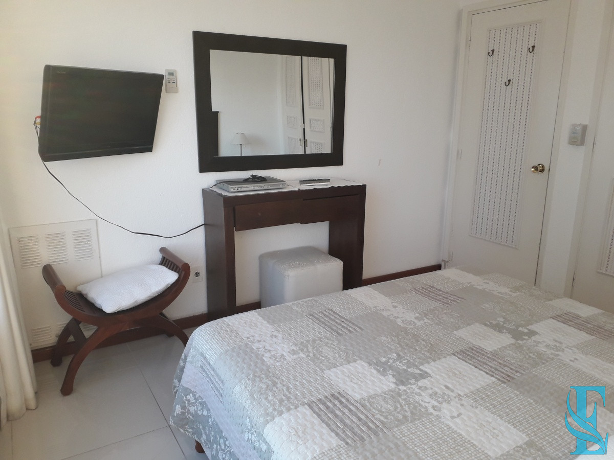 Apartamento ID.613 - edificio a metros de playa brava 