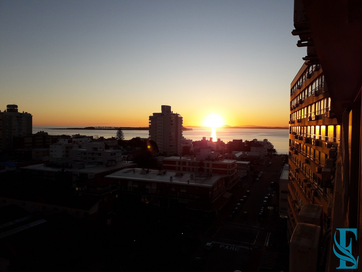 Apartamento ID.613 - edificio a metros de playa brava 
