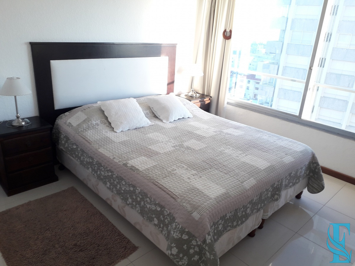 Apartamento ID.613 - edificio a metros de playa brava 