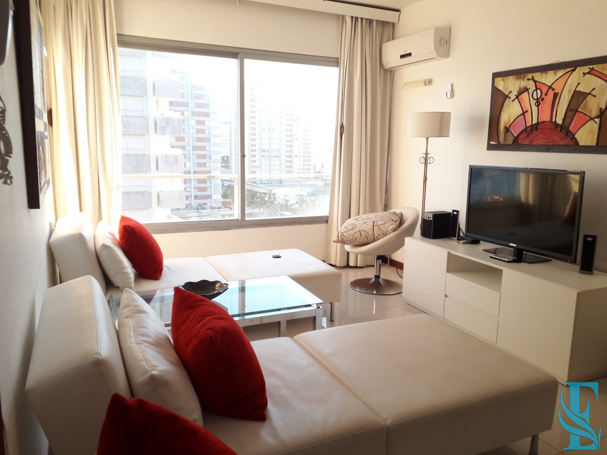 Apartamento ID.613 - edificio a metros de playa brava 