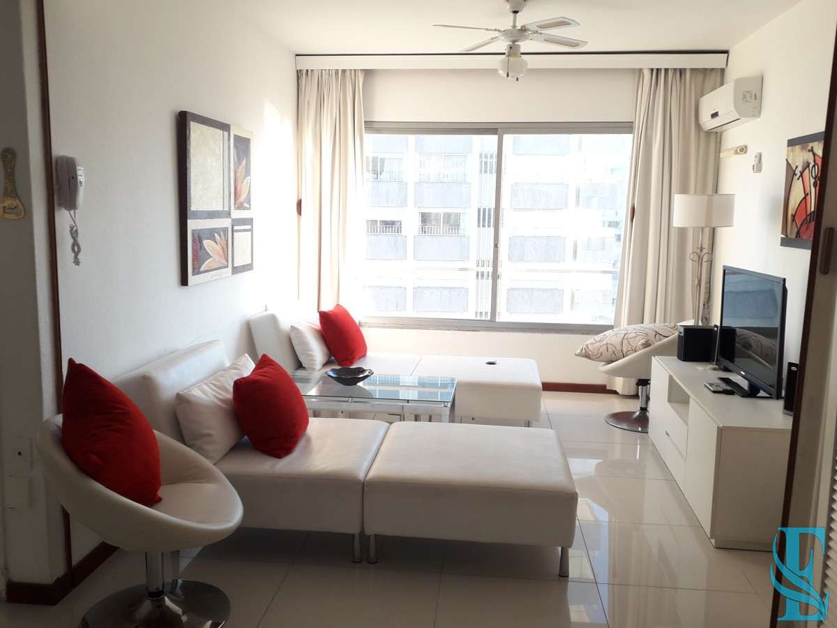 Apartamento ID.613 - edificio a metros de playa brava 