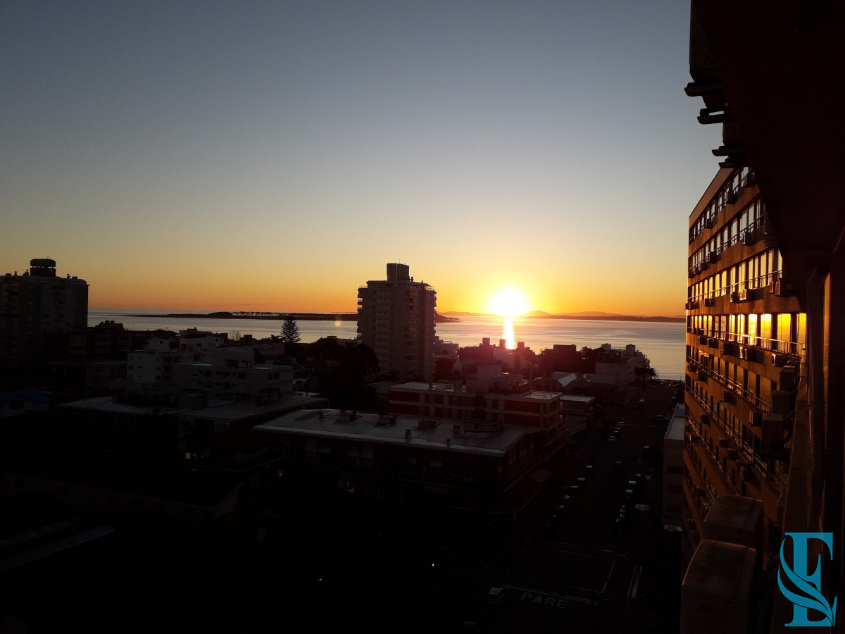 Apartamento ID.613 - edificio a metros de playa brava 