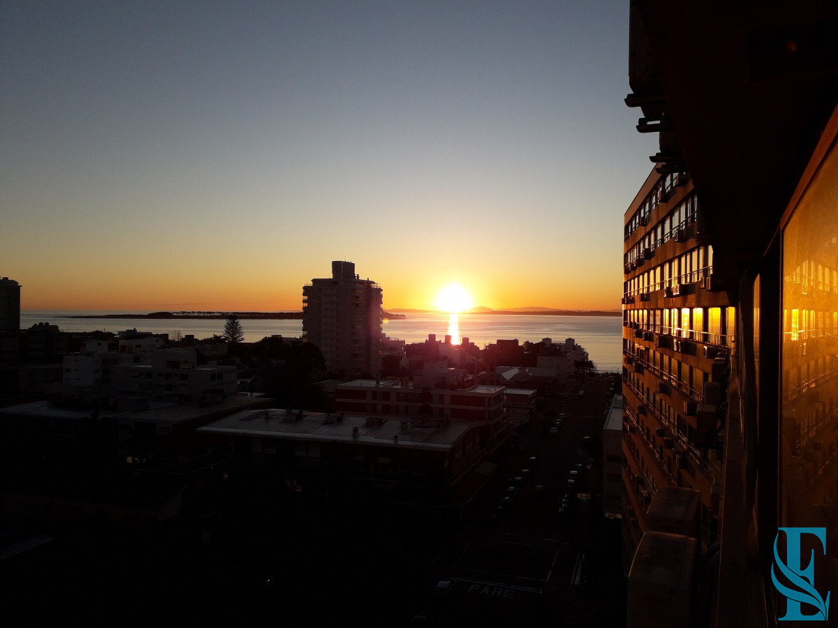 Apartamento ID.613 - edificio a metros de playa brava 
