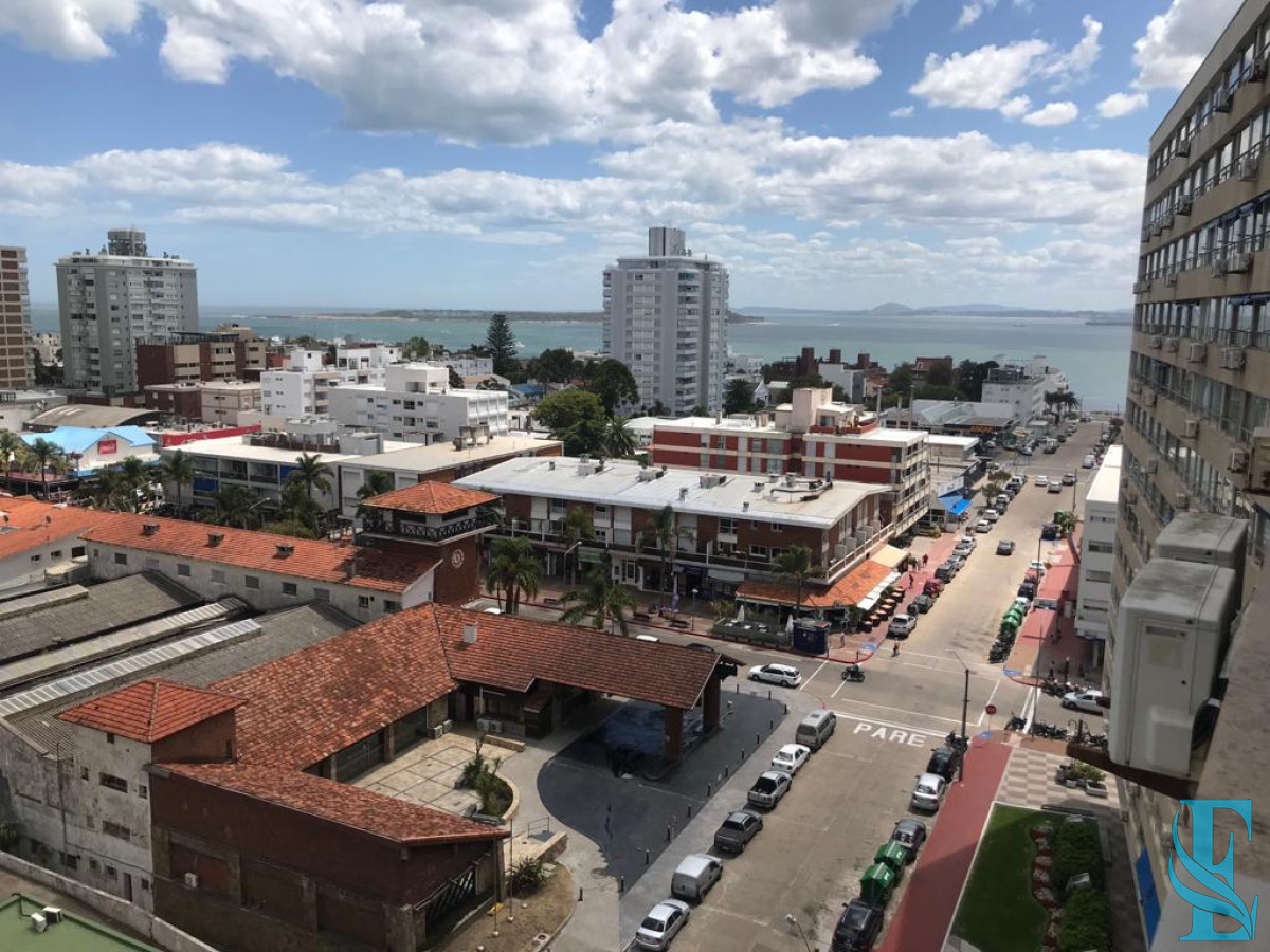Apartamento ID.613 - edificio a metros de playa brava 