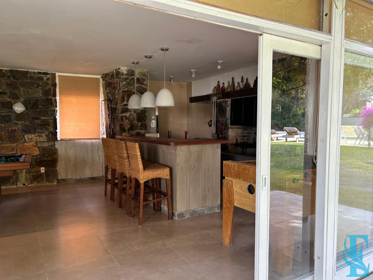 Casa ID.278 - Hermosa Casa en Playa Mansa consulte!!!!