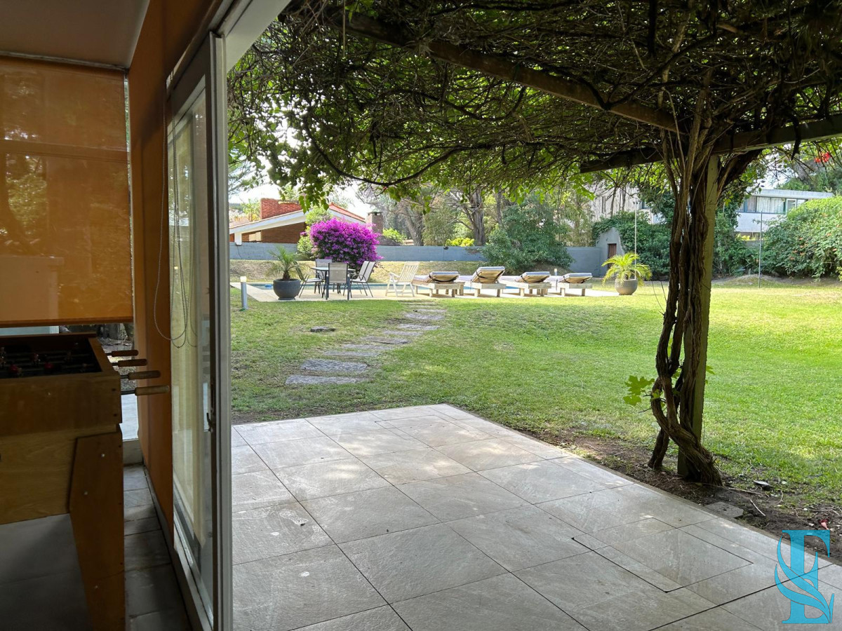 Casa ID.278 - Hermosa Casa en Playa Mansa consulte!!!!
