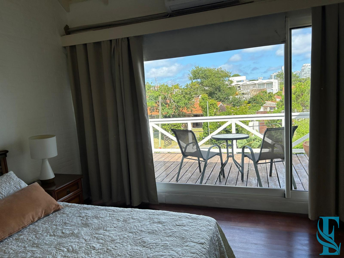 Casa ID.278 - Hermosa Casa en Playa Mansa consulte!!!!