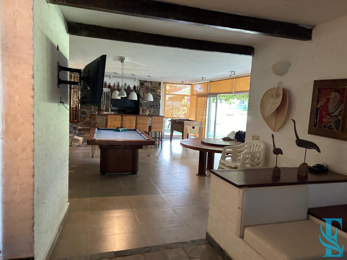 Casa ID.278 - Hermosa Casa en Playa Mansa consulte!!!!