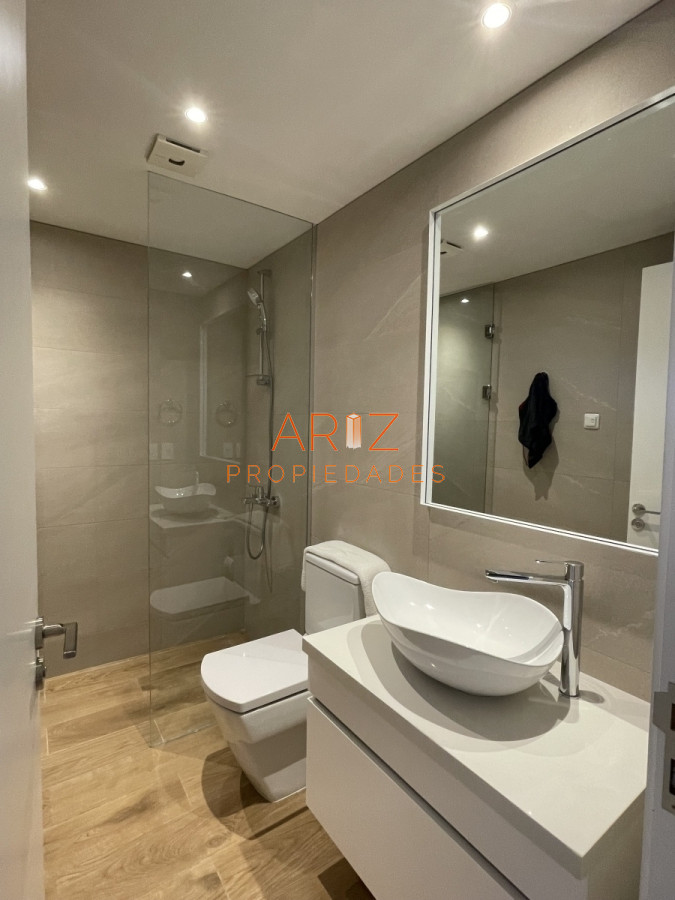 Apartamento ID.1460 - VENDO Y ALQUILER ANUAL 1 DORMITORIO Y DEN TRUMP TOWER PUNTA DEL ESTE SIN MUEBLES