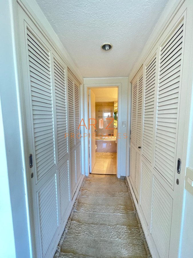 Apartamento ID.2187 - Venta apartamento en primera linea de playa mansa 3 dormitorios
