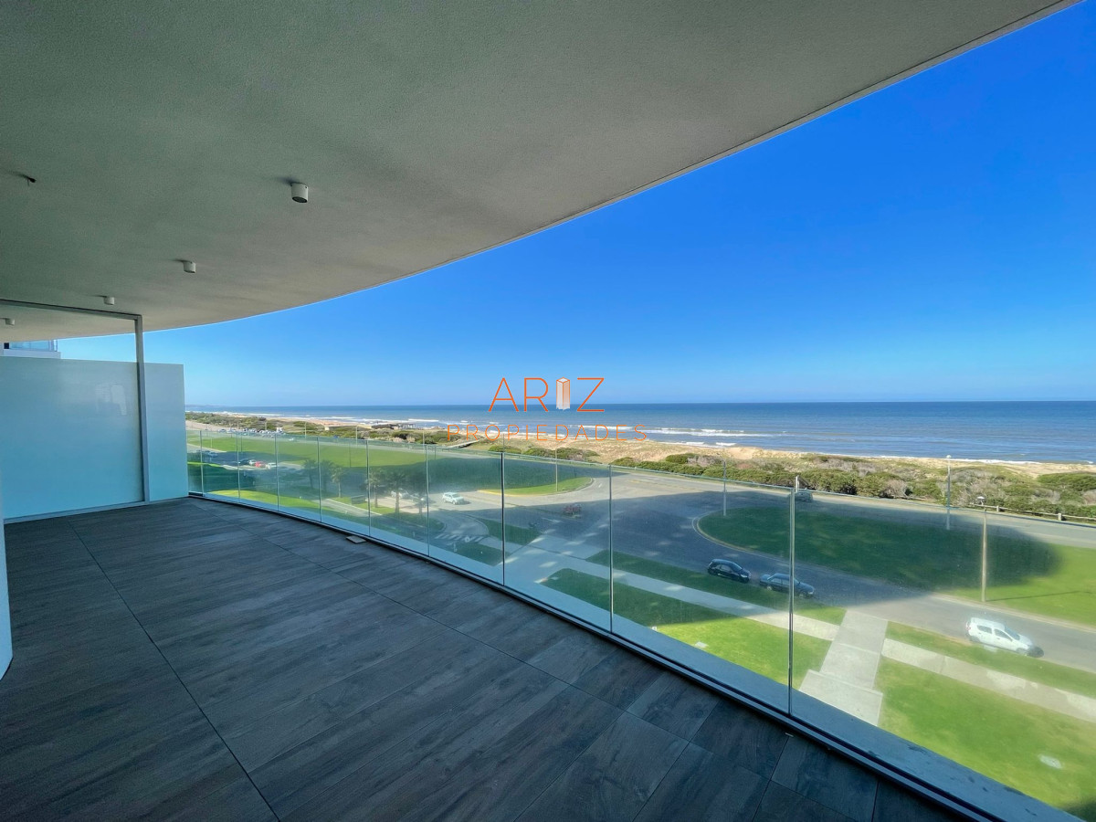 Apartamento ID.1460 - VENDO Y ALQUILER ANUAL 1 DORMITORIO Y DEN TRUMP TOWER PUNTA DEL ESTE SIN MUEBLES