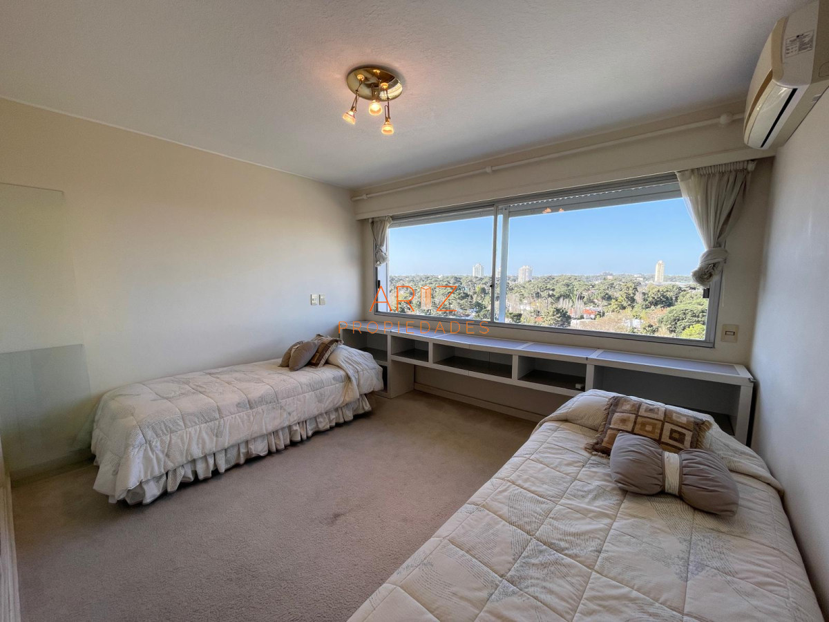 Apartamento ID.2187 - Venta apartamento en primera linea de playa mansa 3 dormitorios