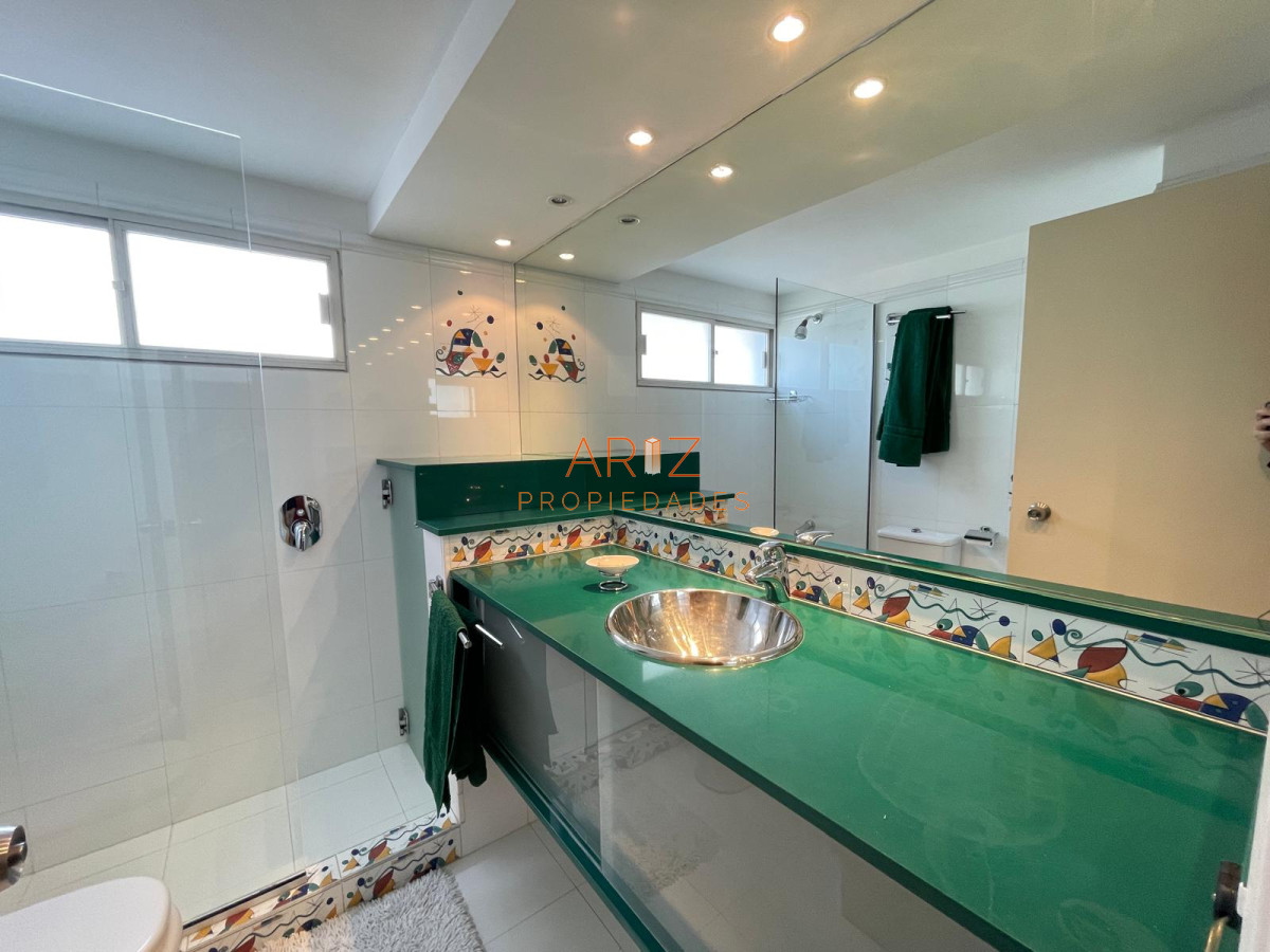 Apartamento ID.2187 - Venta apartamento en primera linea de playa mansa 3 dormitorios