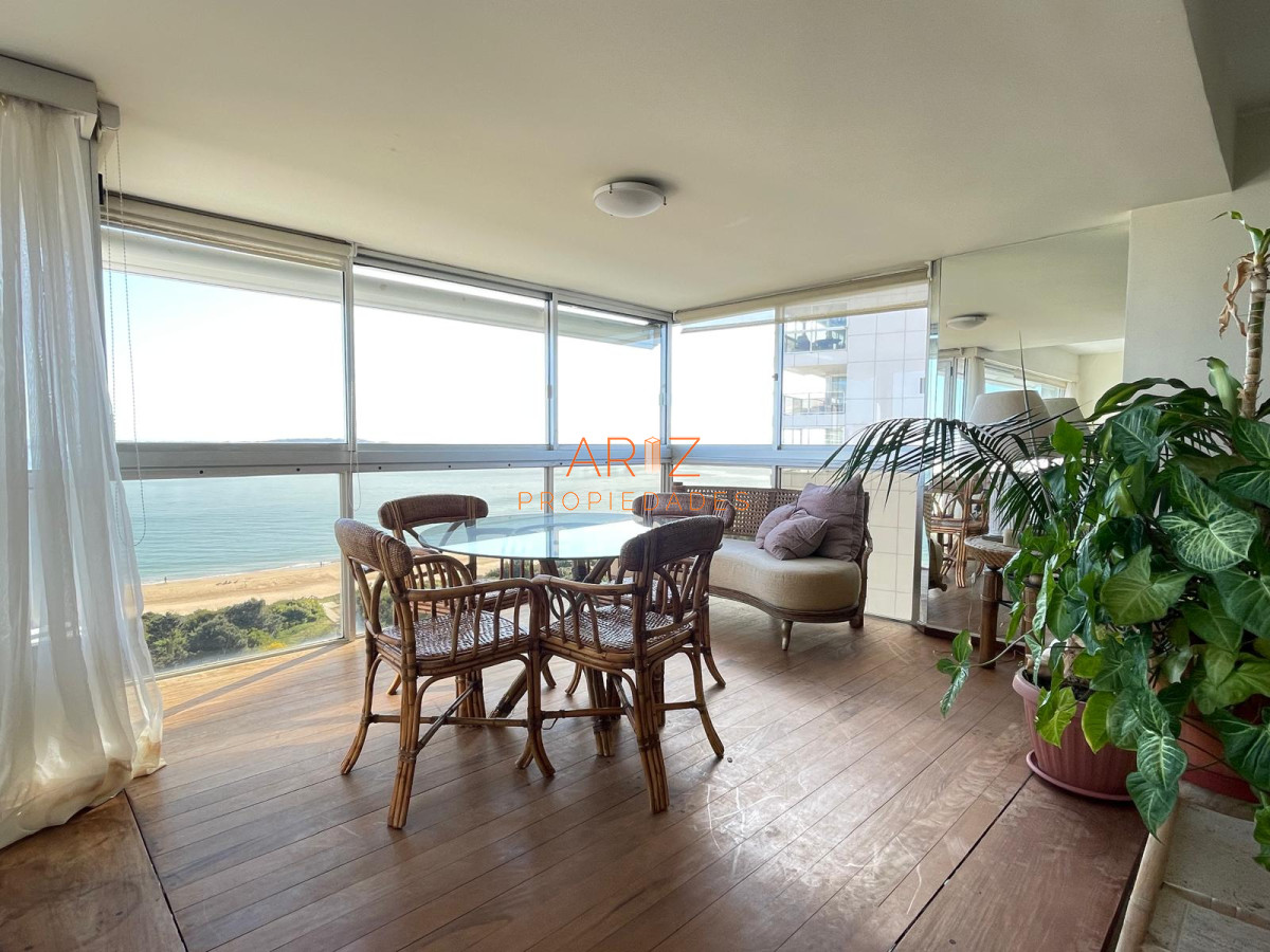Apartamento ID.2187 - Venta apartamento en primera linea de playa mansa 3 dormitorios