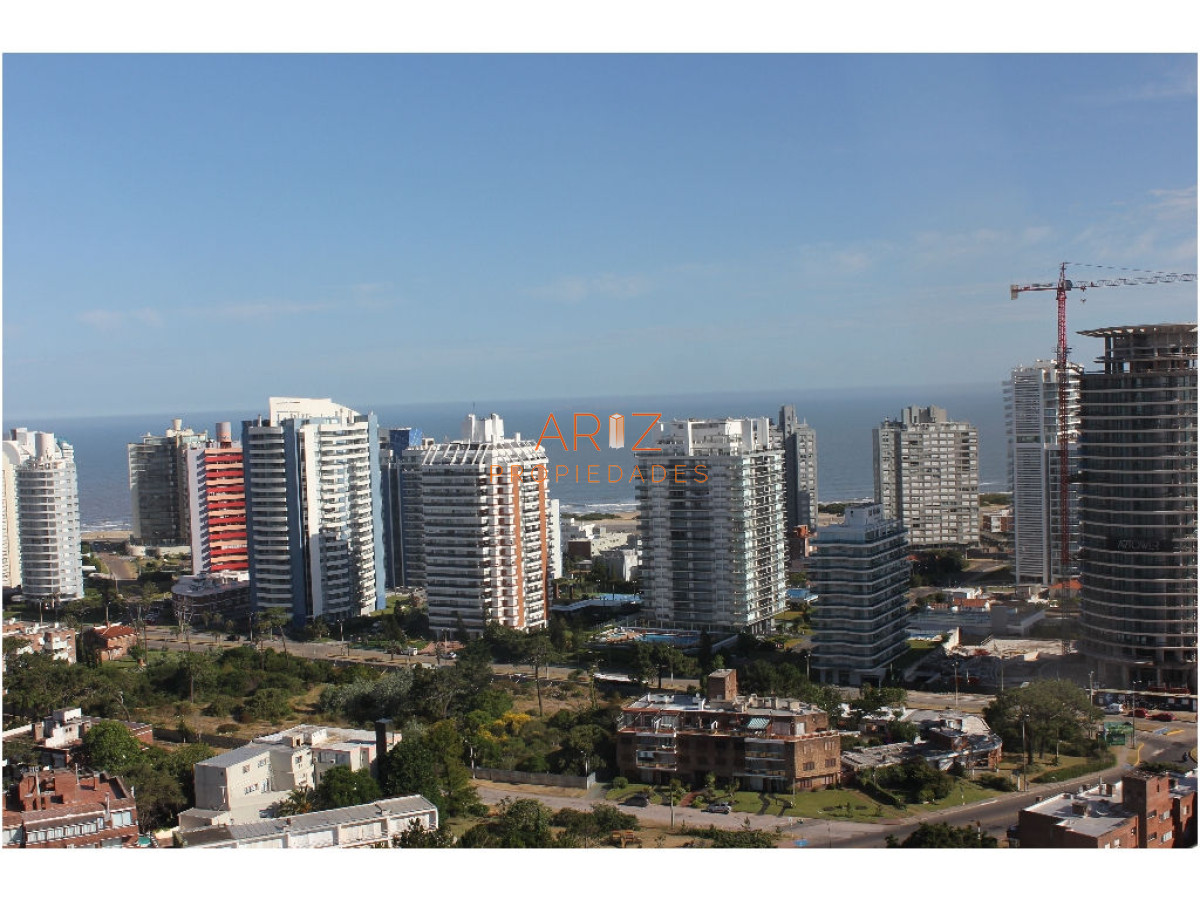 Apartamento ID.1377 - VENDO APARTAMENTO VISTA AL MAR 3 DORMITORIOS Y DEPENDENCIA 3 BAÑOS PUNTA DEL ESTE MANSA