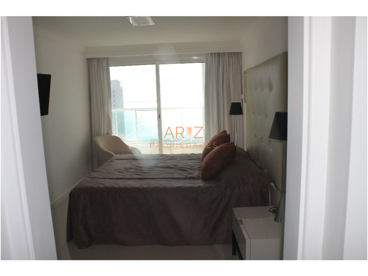 Apartamento ID.1377 - VENDO APARTAMENTO VISTA AL MAR 3 DORMITORIOS Y DEPENDENCIA 3 BAÑOS PUNTA DEL ESTE MANSA