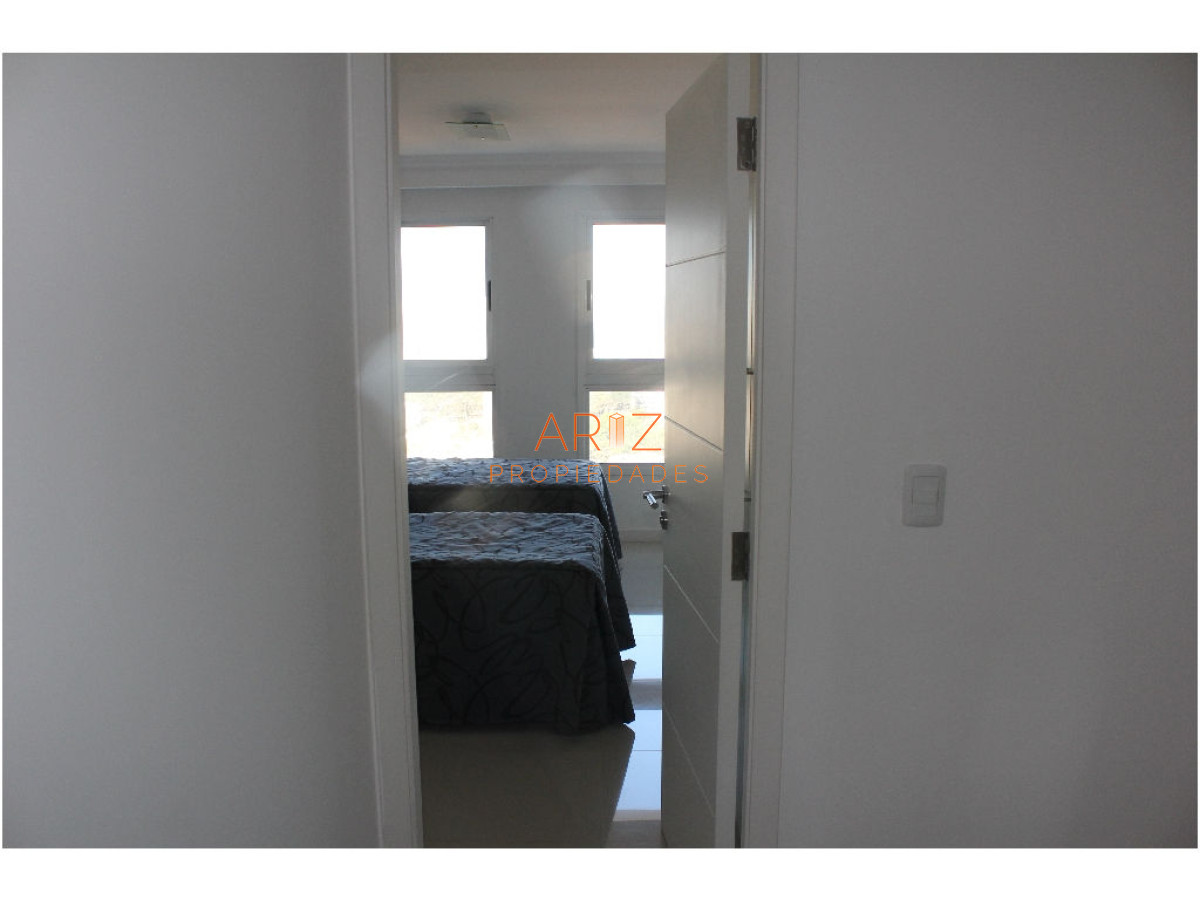 Apartamento ID.1377 - VENDO APARTAMENTO VISTA AL MAR 3 DORMITORIOS Y DEPENDENCIA 3 BAÑOS PUNTA DEL ESTE MANSA