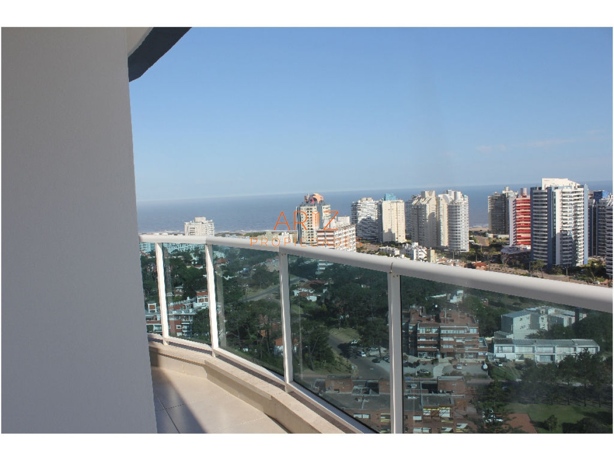 Apartamento ID.1377 - VENDO APARTAMENTO VISTA AL MAR 3 DORMITORIOS Y DEPENDENCIA 3 BAÑOS PUNTA DEL ESTE MANSA