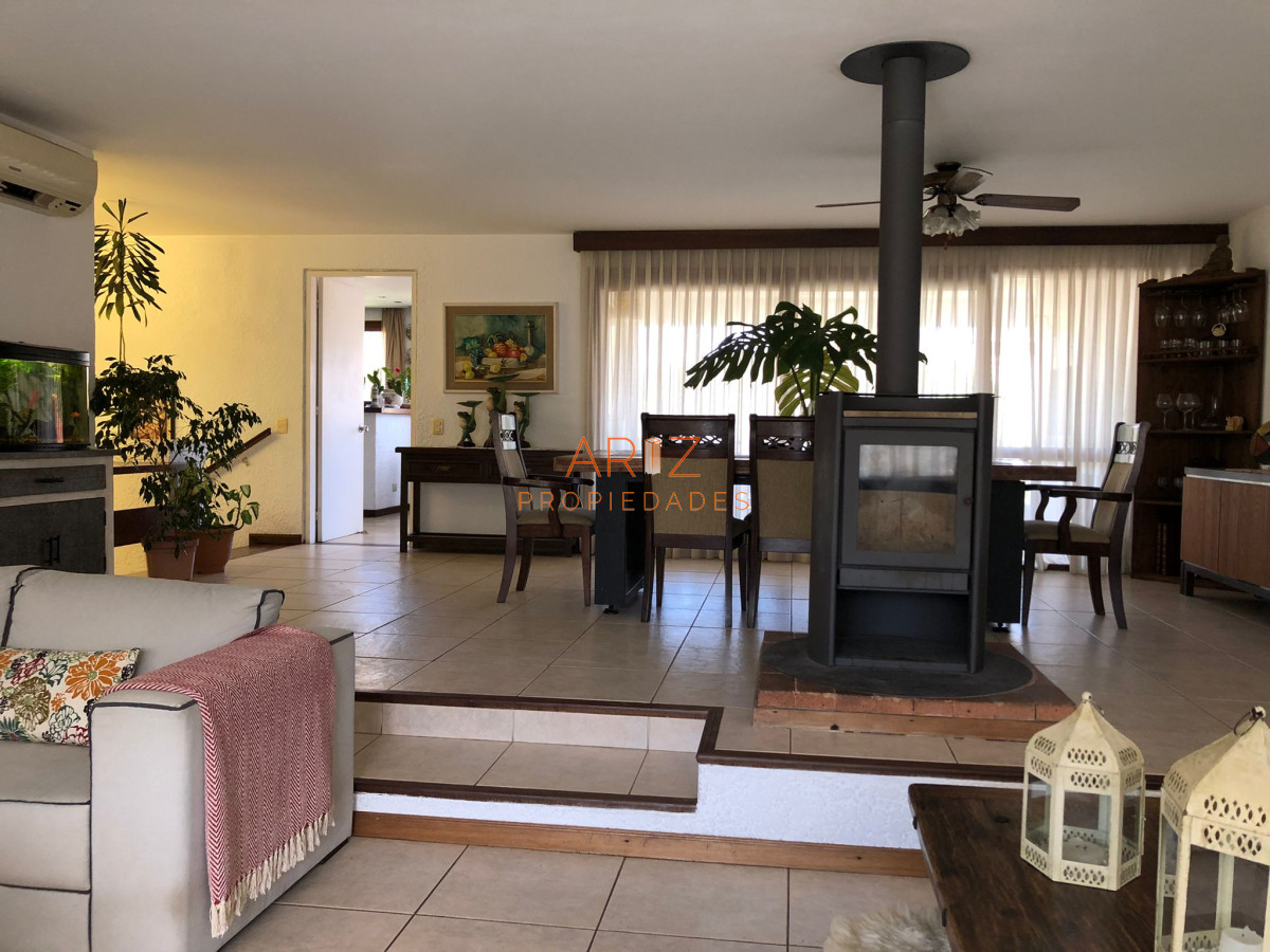 Casa ID.1636 - ALQUILER TEMPORADA LINDA CASA 4 DORMITORIOS PUNTA DEL ESTE MANSA