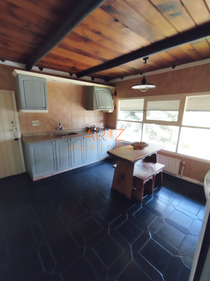Casa ID.1946 - VENTA DE HERMOSA CASA EN BARRIO PINARES - 3 DORMITORIOS - 
