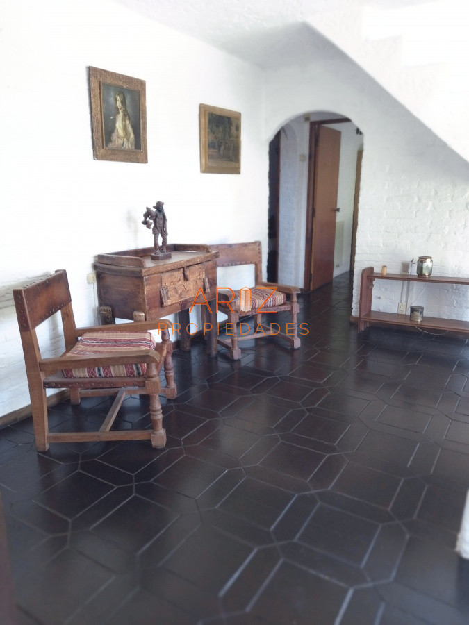 Casa ID.1946 - VENTA DE HERMOSA CASA EN BARRIO PINARES - 3 DORMITORIOS - 