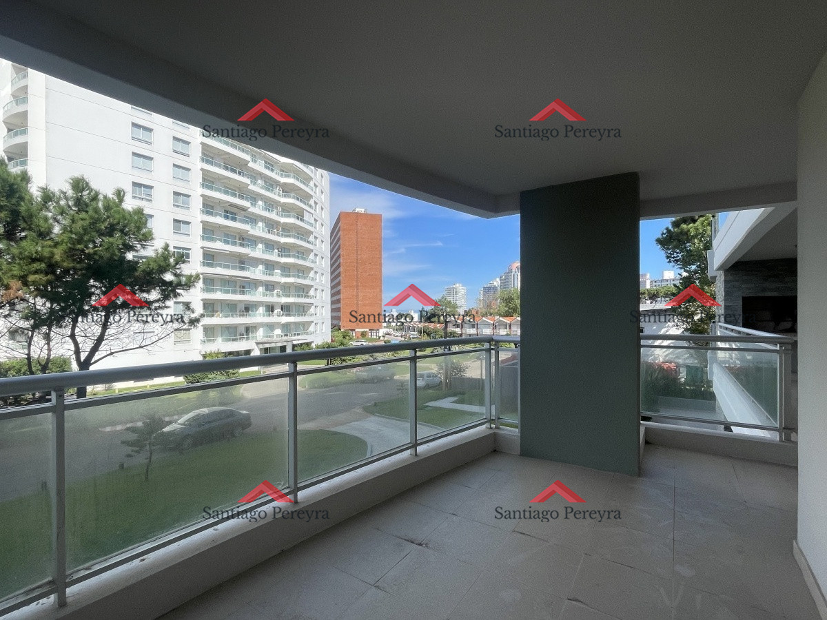 Apartamento ID.14700 - Amplio apartemento en venta, 2 dormitorios 2 baños parrillero propio y amplio balcon edificio moderno con amenities