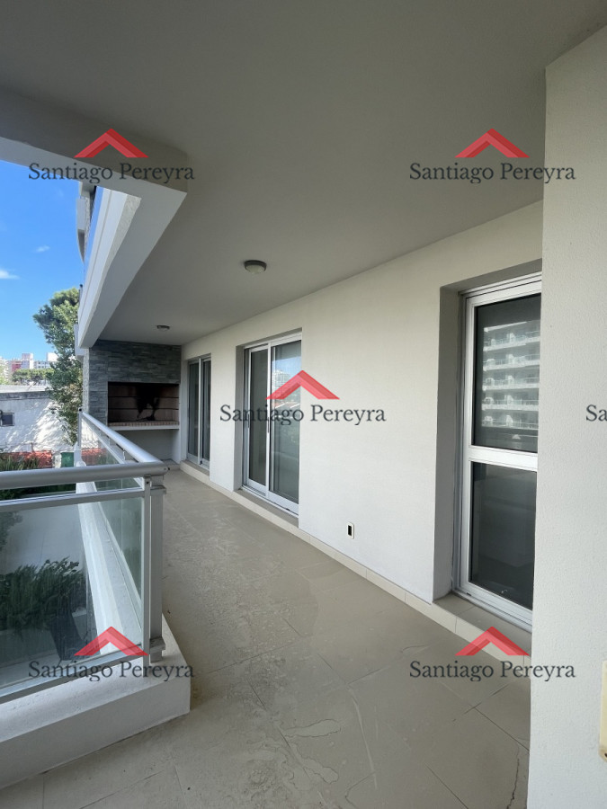 Apartamento ID.14700 - Amplio apartemento en venta, 2 dormitorios 2 baños parrillero propio y amplio balcon edificio moderno con amenities
