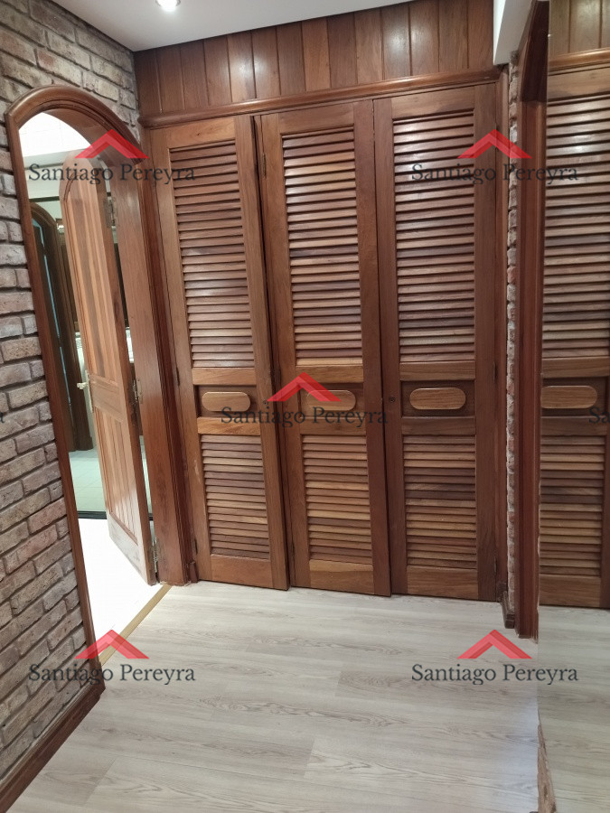 Casa ID.8928 - VENTA DE HERMOSA CASA 5 DORMITORIOS EN SUITE, A METROS DEL MAR.