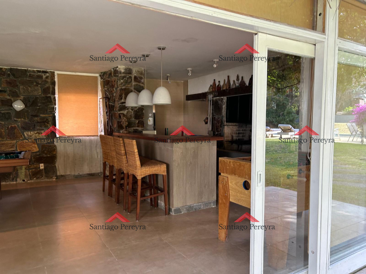 Casa ID.14636 - Hermosa Casa en Playa Mansa consulte!!!!