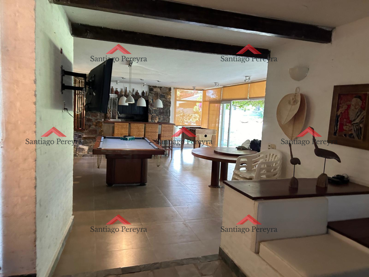 Casa ID.14636 - Hermosa Casa en Playa Mansa consulte!!!!