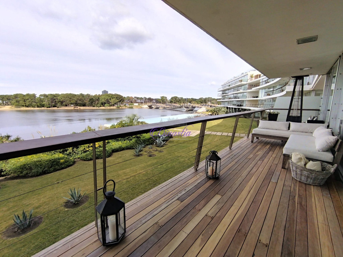 Apartamento ID.234 - Venta Apartamento de 3 dormitorios y dependencia en La Barra, Maldonado.