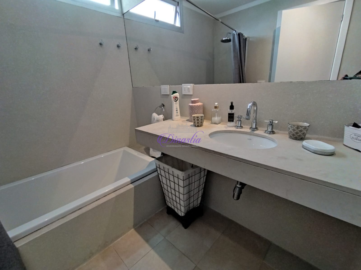 Apartamento ID.234 - Venta Apartamento de 3 dormitorios y dependencia en La Barra, Maldonado.