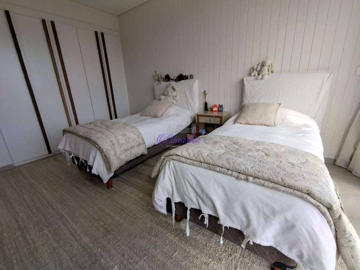 Apartamento ID.234 - Venta Apartamento de 3 dormitorios y dependencia en La Barra, Maldonado.