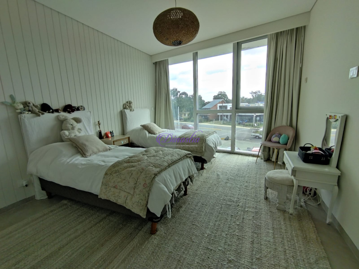 Apartamento ID.234 - Venta Apartamento de 3 dormitorios y dependencia en La Barra, Maldonado.
