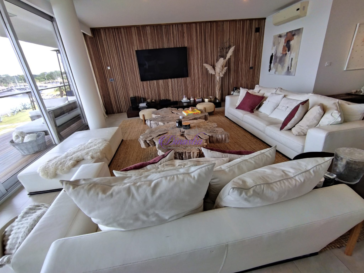 Apartamento ID.234 - Venta Apartamento de 3 dormitorios y dependencia en La Barra, Maldonado.
