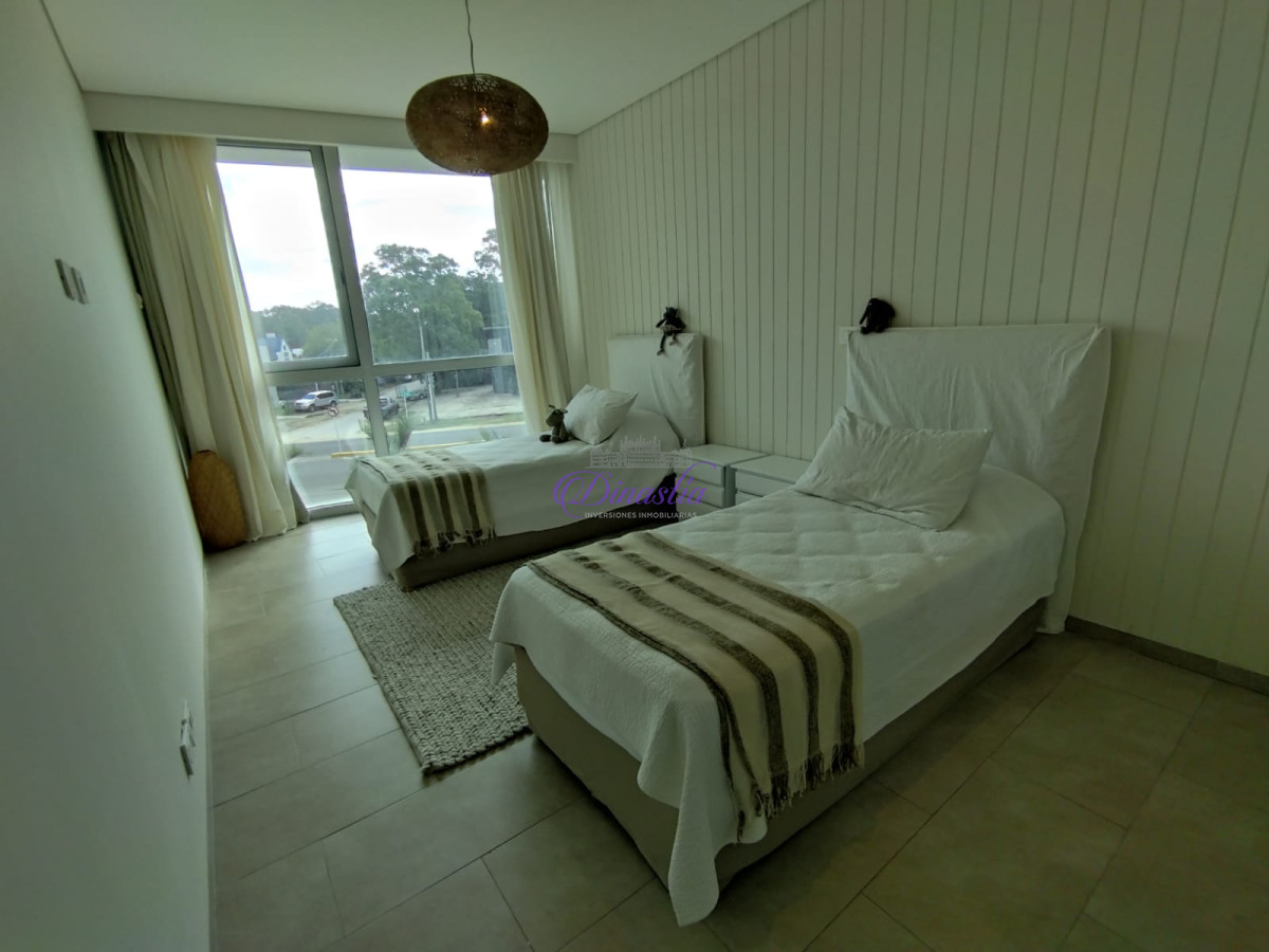 Apartamento ID.234 - Venta Apartamento de 3 dormitorios y dependencia en La Barra, Maldonado.