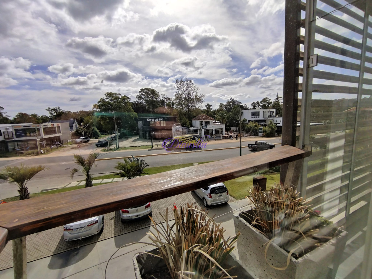 Apartamento ID.234 - Venta Apartamento de 3 dormitorios y dependencia en La Barra, Maldonado.