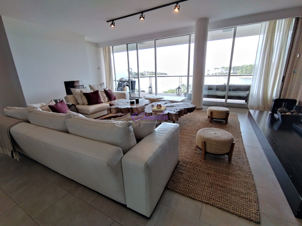 Apartamento ID.234 - Venta Apartamento de 3 dormitorios y dependencia en La Barra, Maldonado.
