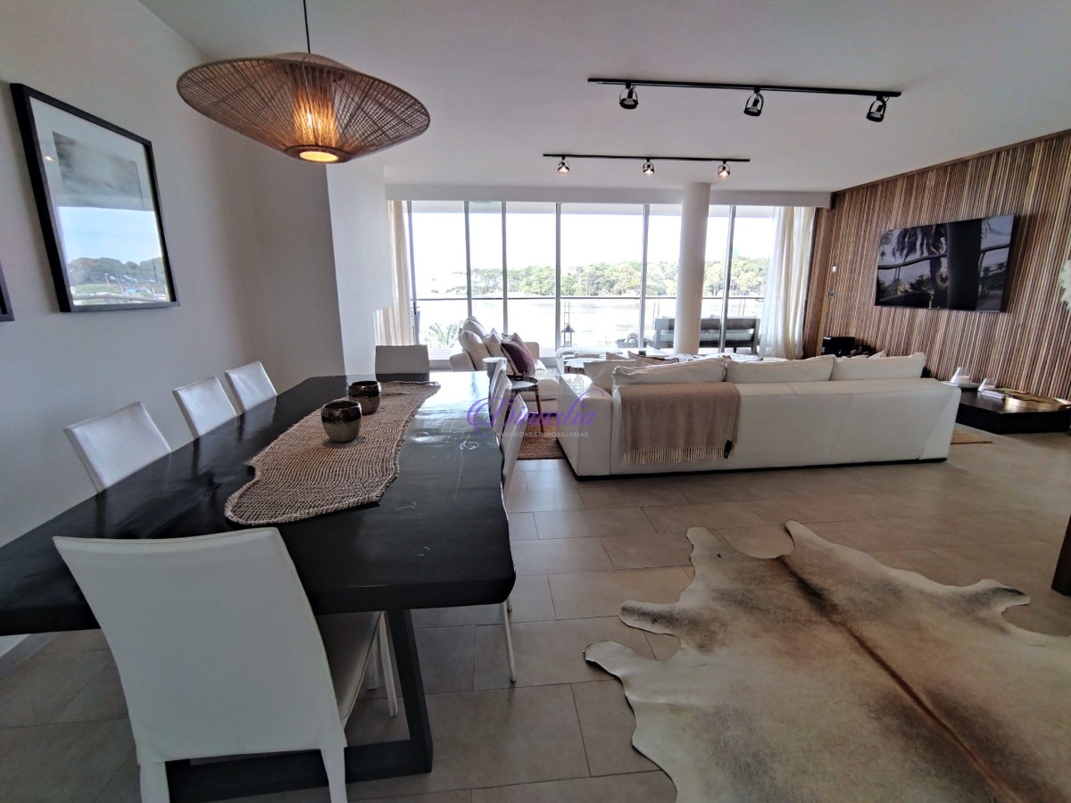 Apartamento ID.234 - Venta Apartamento de 3 dormitorios y dependencia en La Barra, Maldonado.