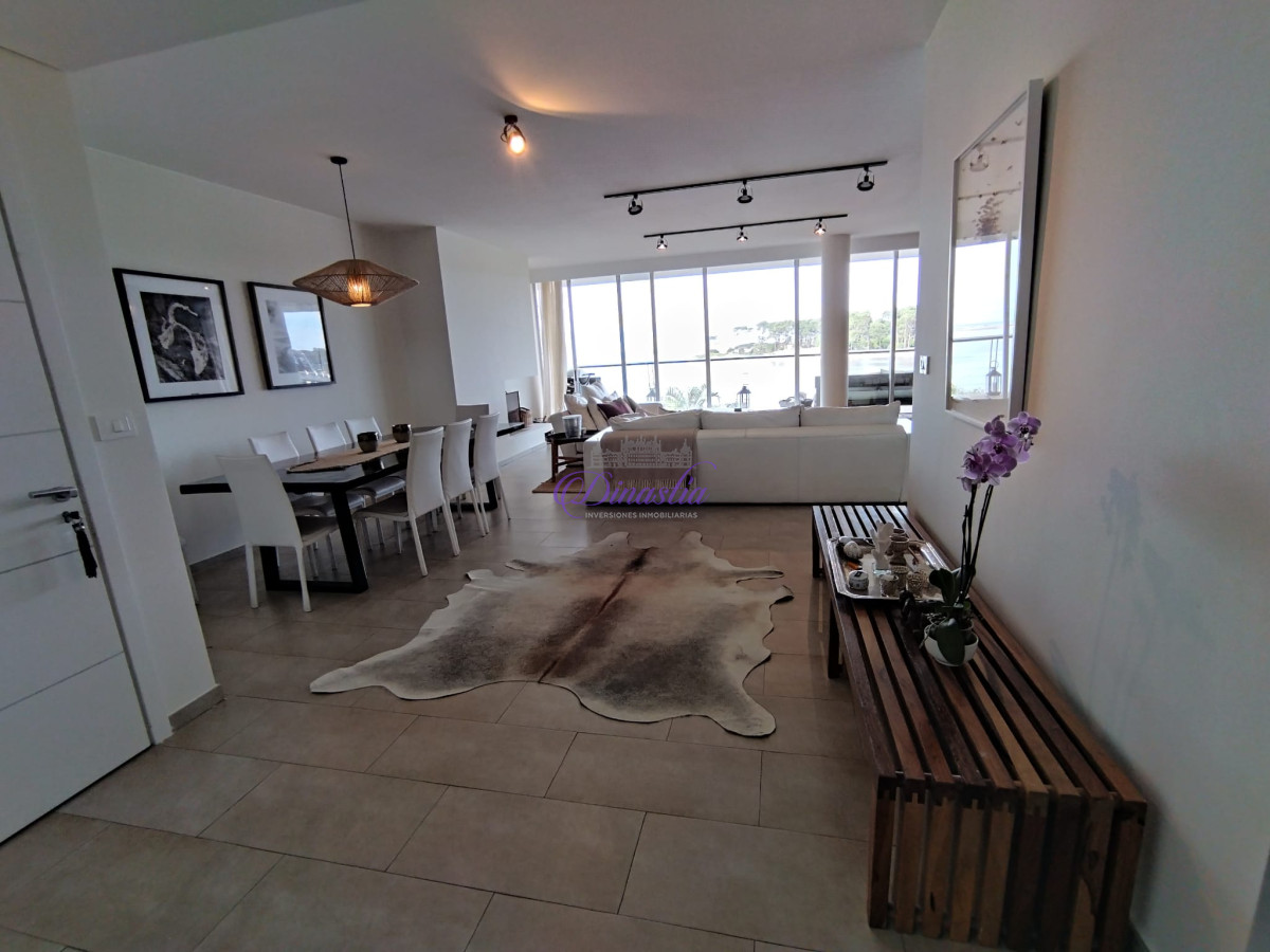 Apartamento ID.234 - Venta Apartamento de 3 dormitorios y dependencia en La Barra, Maldonado.