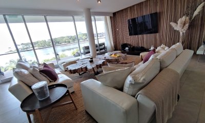 Venta Apartamento de 3 dormitorios y dependencia en La Barra, Maldonado.