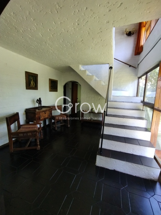 Casa ID.2025 - VENTA DE HERMOSA CASA EN BARRIO PINARES - 3 DORMITORIOS - 