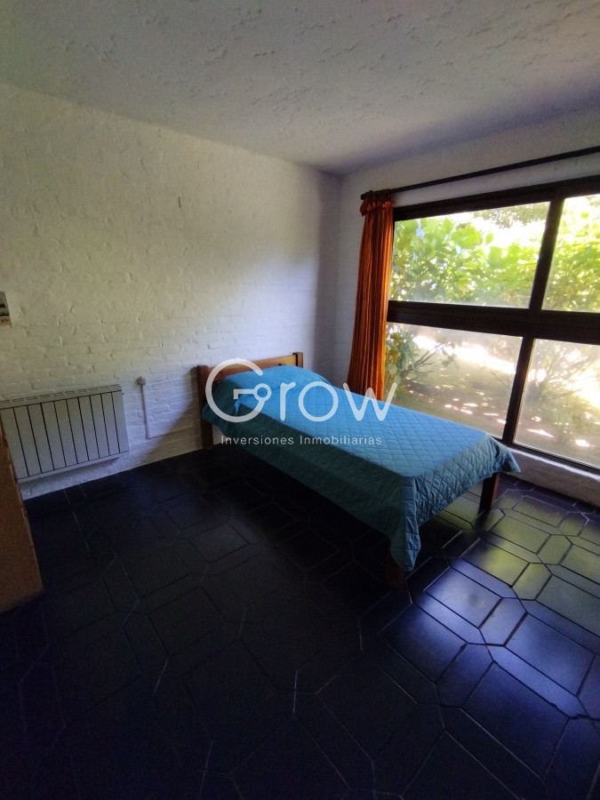 Casa ID.2025 - VENTA DE HERMOSA CASA EN BARRIO PINARES - 3 DORMITORIOS - 