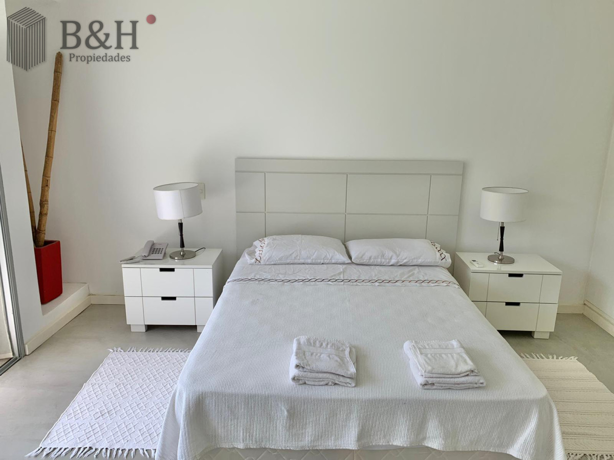 Casa ID.3969 - Hermosa casa en La Barra estilo minimalista, 