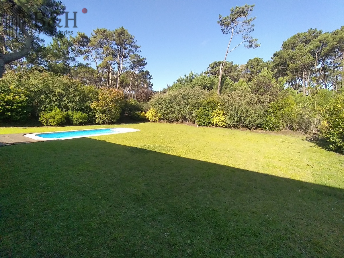 Casa ID.3969 - Hermosa casa en La Barra estilo minimalista, 
