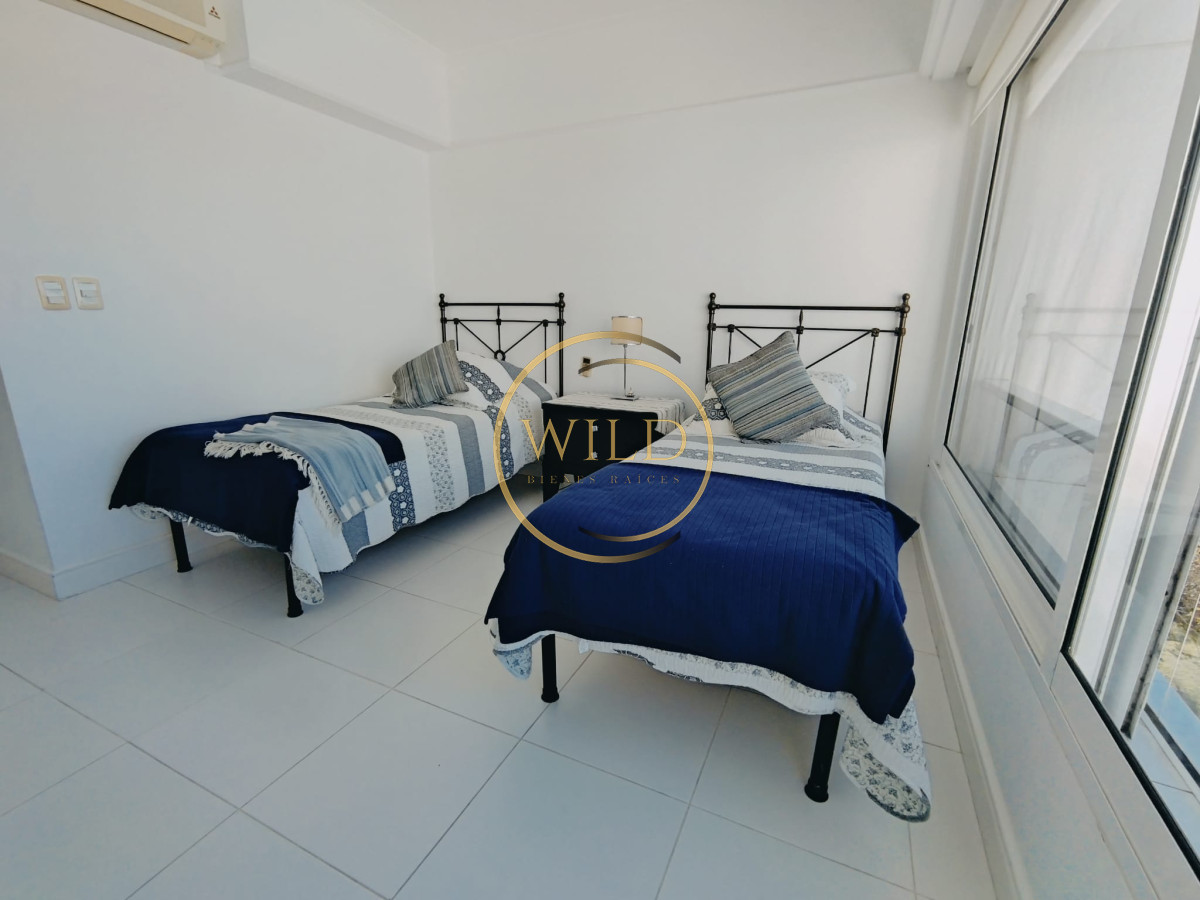 Apartamento ID.2293 - ALQUILER DE TEMPORADA DE HERMOSO APARTAMENTO 4 DORMITORIOS PRIMERA LINEA BRAVA