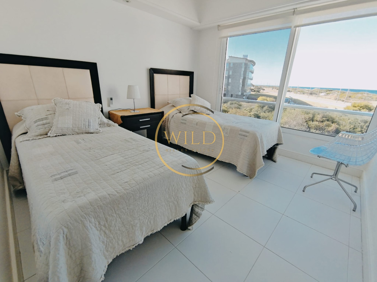 Apartamento ID.2293 - ALQUILER DE TEMPORADA DE HERMOSO APARTAMENTO 4 DORMITORIOS PRIMERA LINEA BRAVA