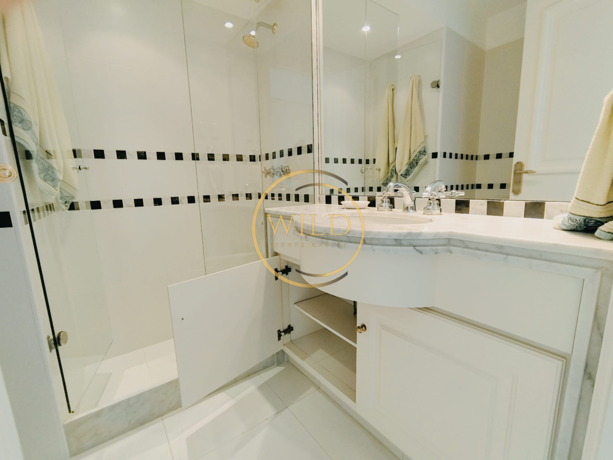 Apartamento ID.2293 - ALQUILER DE TEMPORADA DE HERMOSO APARTAMENTO 4 DORMITORIOS PRIMERA LINEA BRAVA