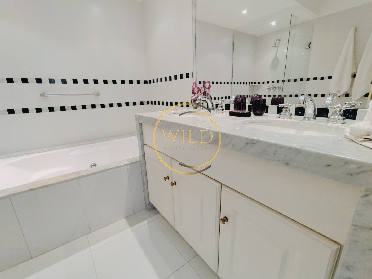 Apartamento ID.2293 - ALQUILER DE TEMPORADA DE HERMOSO APARTAMENTO 4 DORMITORIOS PRIMERA LINEA BRAVA
